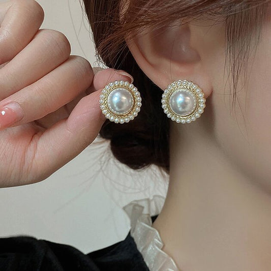 Charming Pearl Earring for Any Occasion
