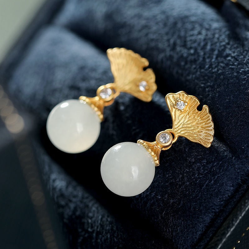 Romantic Silver Earring for Special Moments