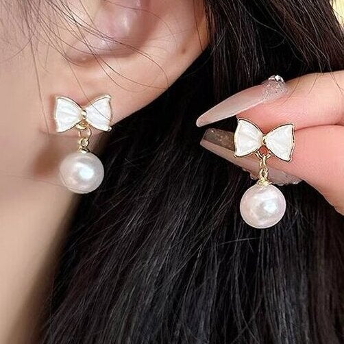 Beautiful Pearl Earring with Unique Style