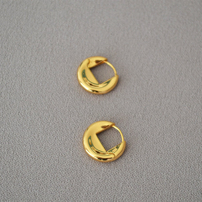 Beautiful Gold Earring with Unique Style