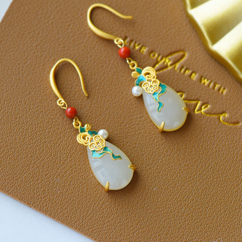 Beautiful Pearl Earring with Unique Style