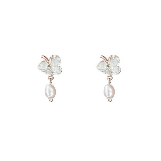 Stunning Pearl Earring for Daily Wear
