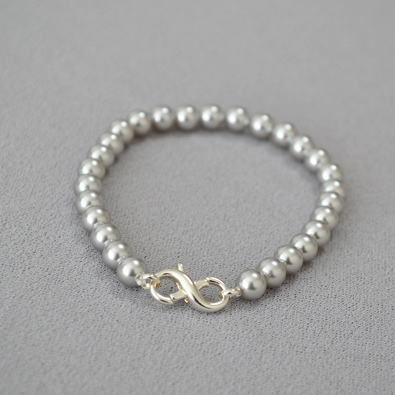 Classic Pearl Necklace with Timeless Appeal