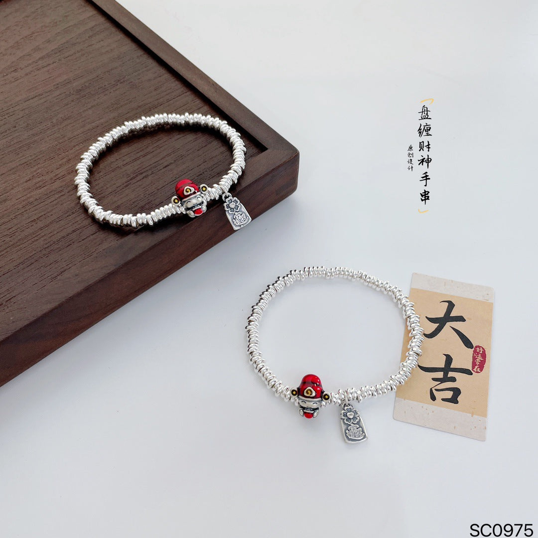Charming Silver Bracelet for Any Occasion