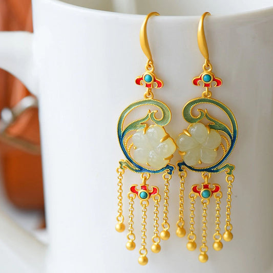 Romantic Silver Earring for Special Moments