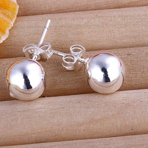 Stunning Gold Earring for Daily Wear