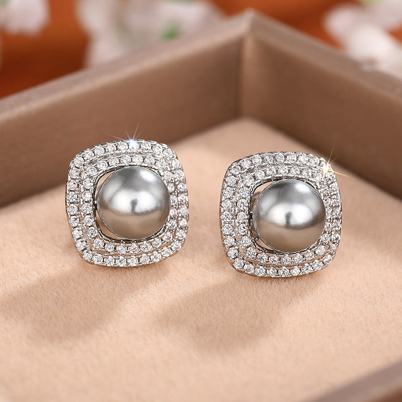 Charming Pearl Earring for Any Occasion