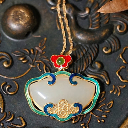 Classic Silver Necklace with Timeless Appeal