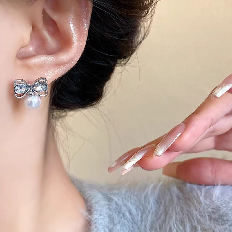 Classic Pearl Earring with Timeless Appeal