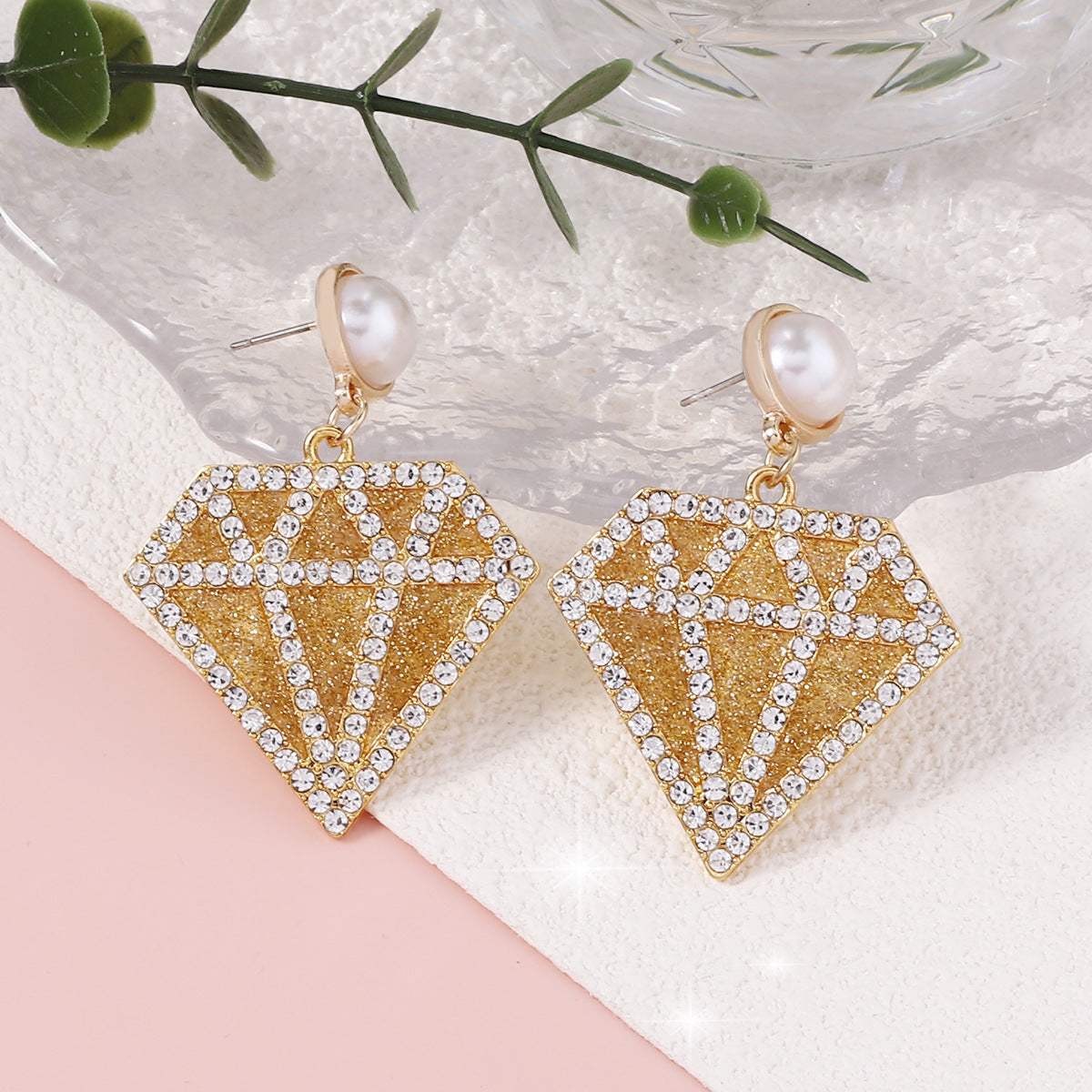 Charming Pearl Earring for Any Occasion