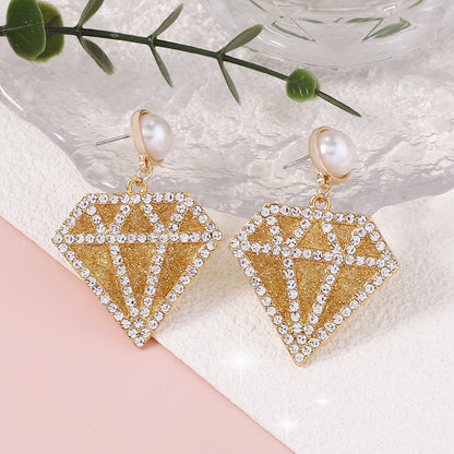 Charming Pearl Earring for Any Occasion