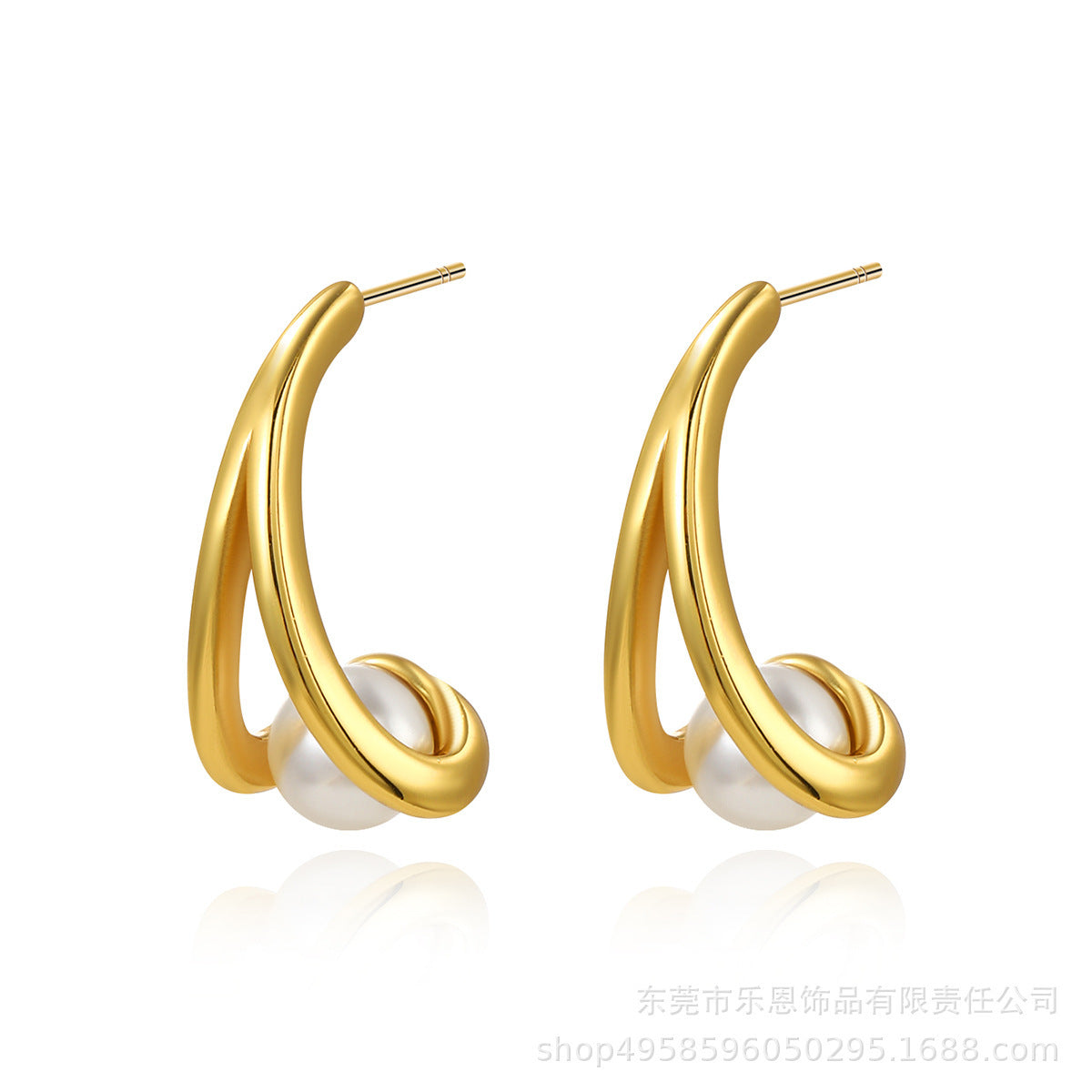 Classic Pearl Earring with Timeless Appeal