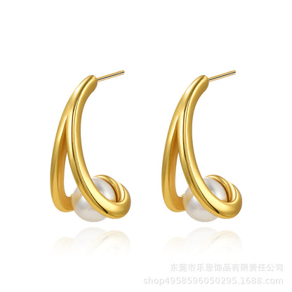 Classic Pearl Earring with Timeless Appeal