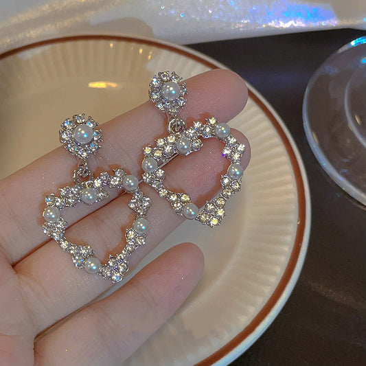 Beautiful Pearl Earring with Unique Style