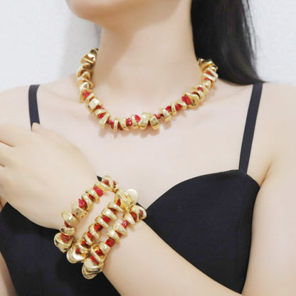 Charming Gold Set for Any Occasion