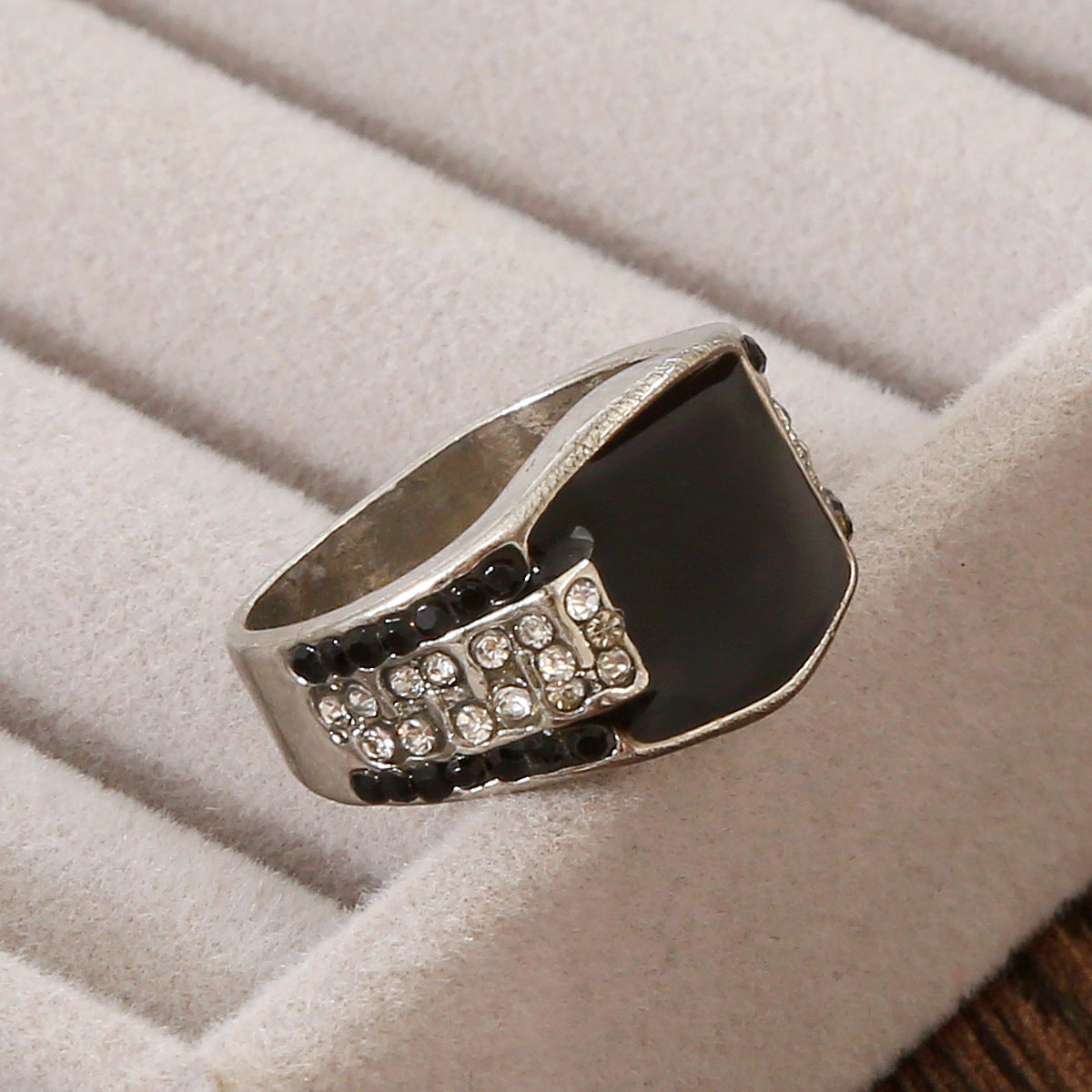 Beautiful Gold Ring with Unique Style