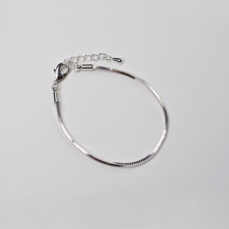 Romantic Gold Bracelet for Special Moments