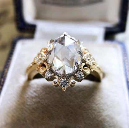 Romantic Gold Ring for Special Moments