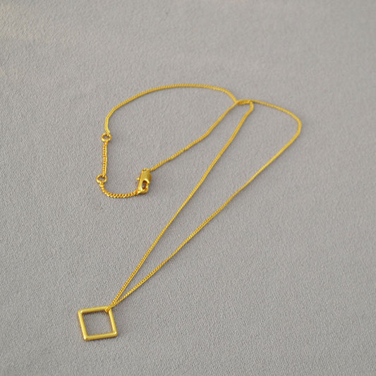 Classic Gold Necklace with Timeless Appeal