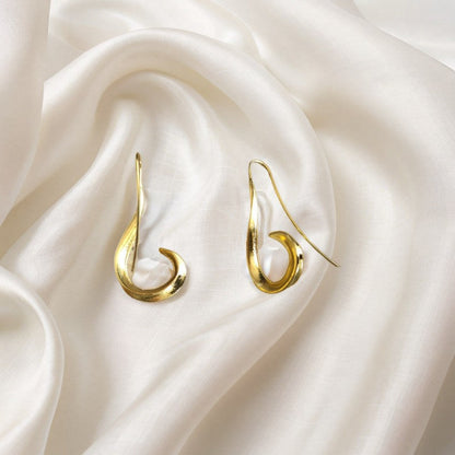 Beautiful Gold Earring with Unique Style