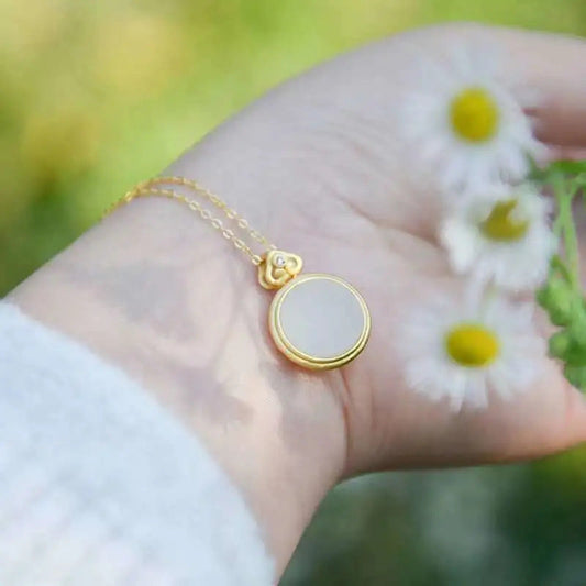 Romantic Silver Necklace for Special Moments