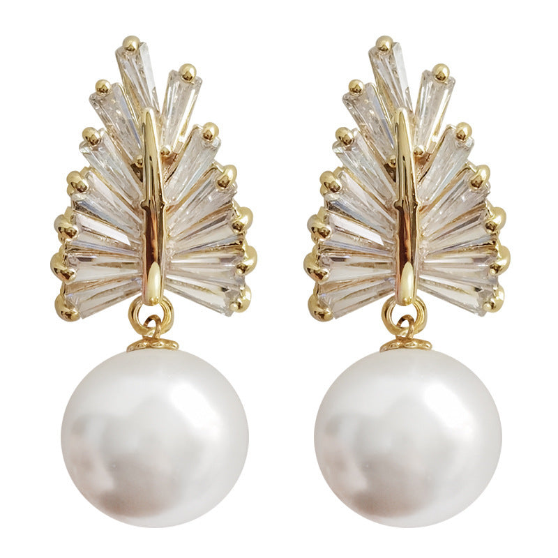 Romantic Pearl Earring for Special Moments