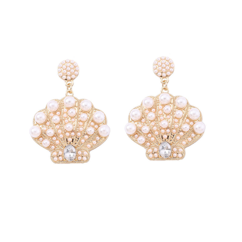 Classic Pearl Earring with Timeless Appeal