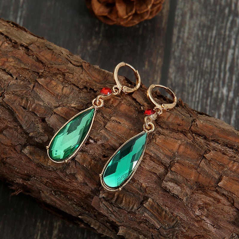 Classic Earring with Timeless Appeal