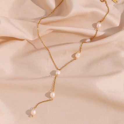 Classic Pearl Necklace with Timeless Appeal