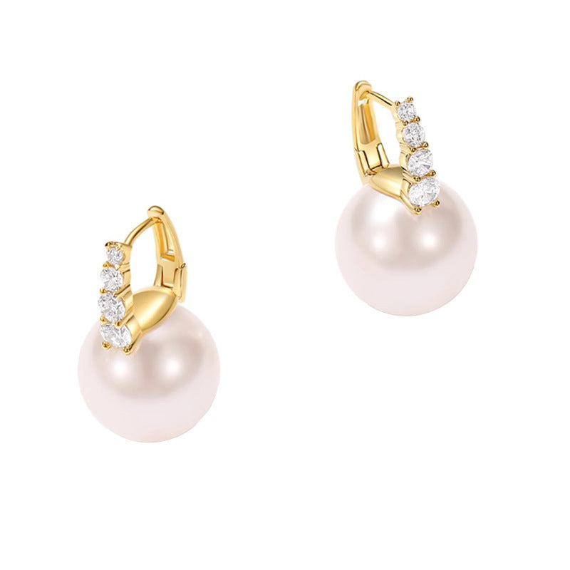Beautiful Pearl Earring with Unique Style
