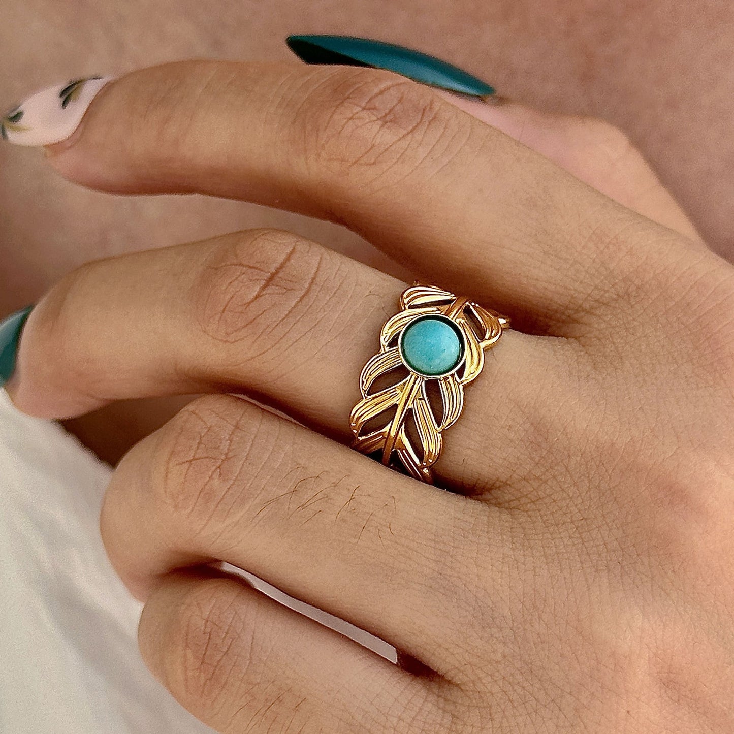 Charming Gold Ring for Any Occasion