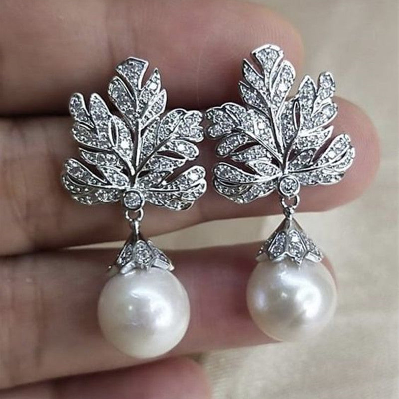 Classic Pearl Earring with Timeless Appeal