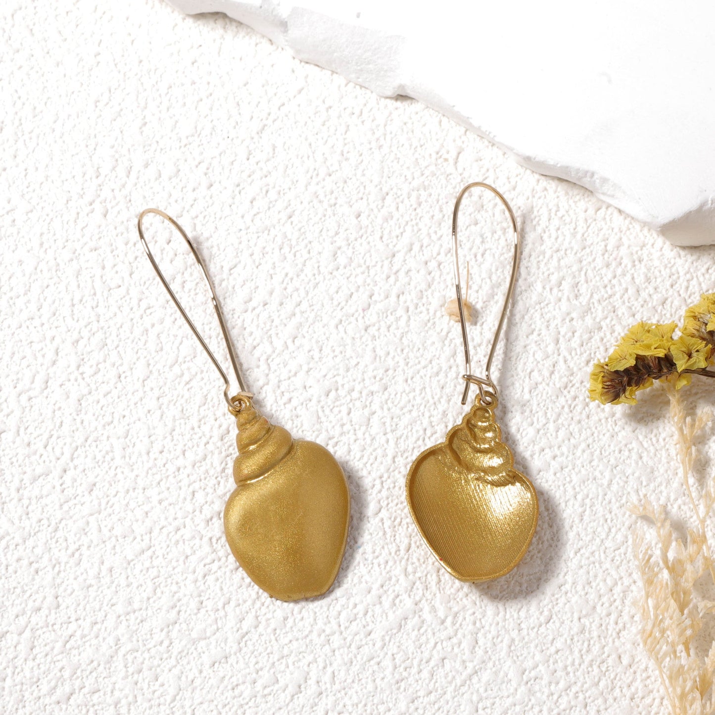 Beautiful Gold Earring with Unique Style