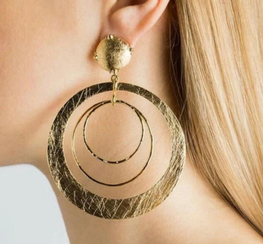 Charming Earring for Any Occasion
