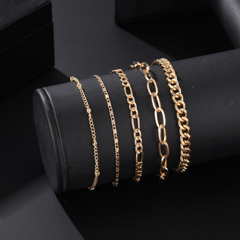 Romantic Gold Bracelet for Special Moments