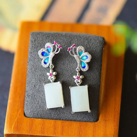 Elegant Silver Earring for Every Occasion
