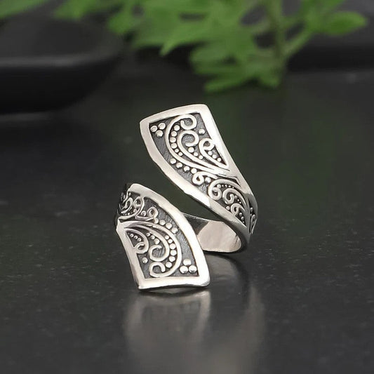 Romantic Silver Ring for Special Moments