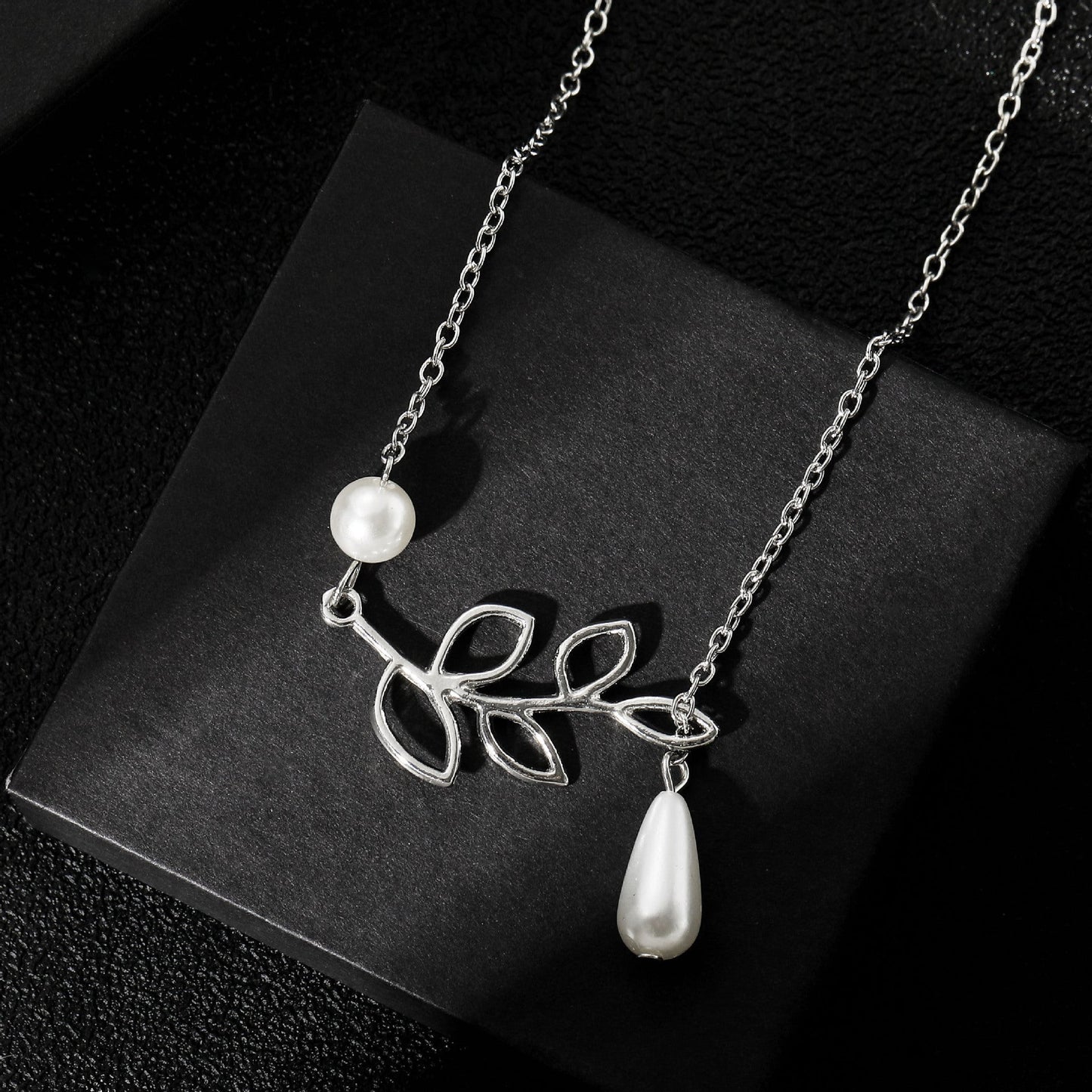 Vintage Handmade Pearl Necklace