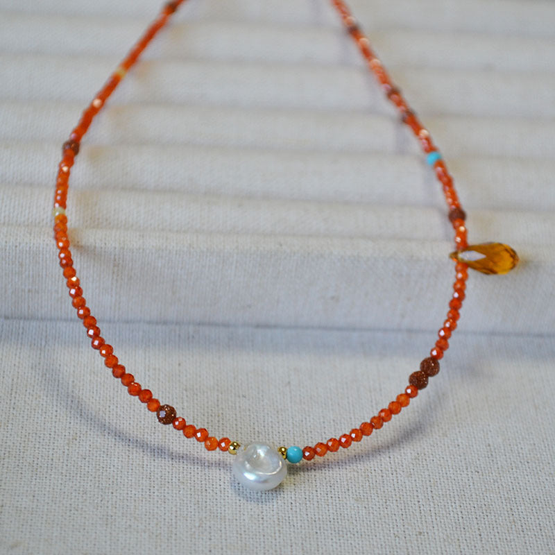 Beautiful Pearl Necklace with Unique Style