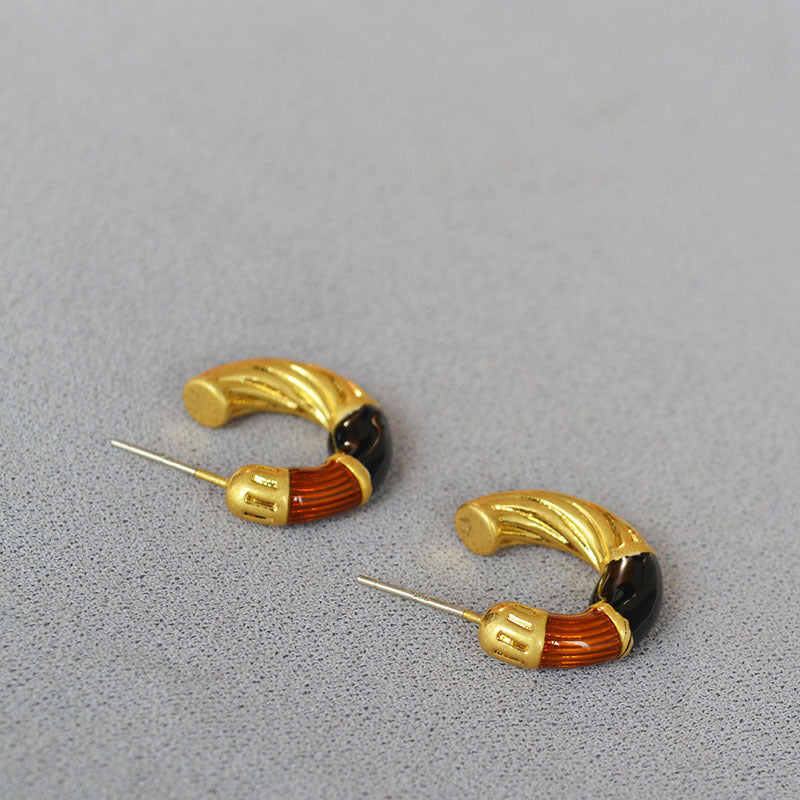 Romantic Gold Earring for Special Moments