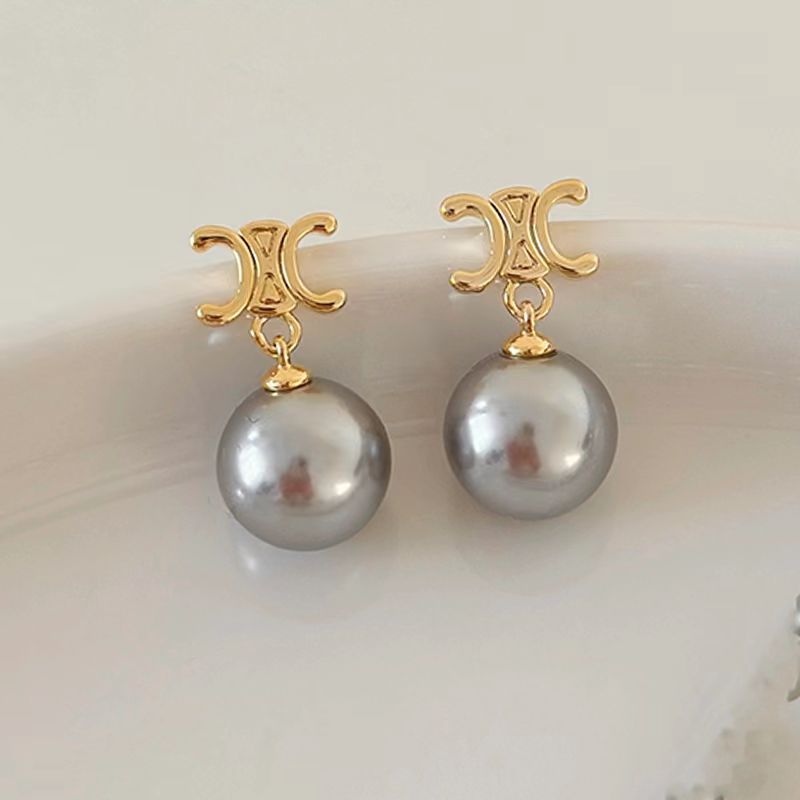 Stunning Pearl Earring for Daily Wear