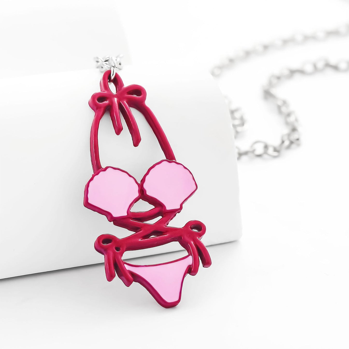 Classic Pendant with Timeless Appeal