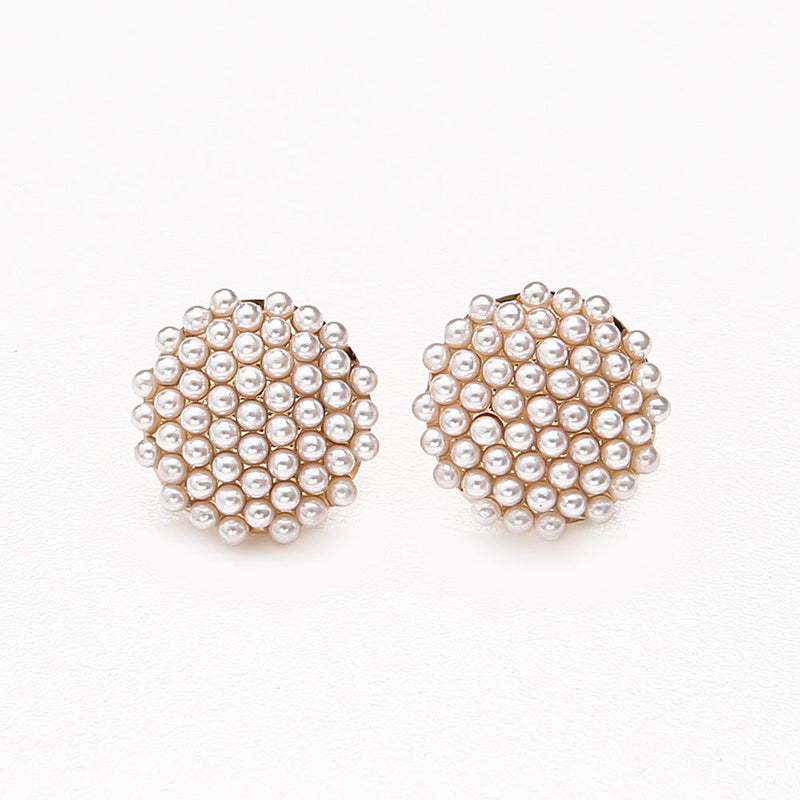 Charming Pearl Piece for Any Occasion
