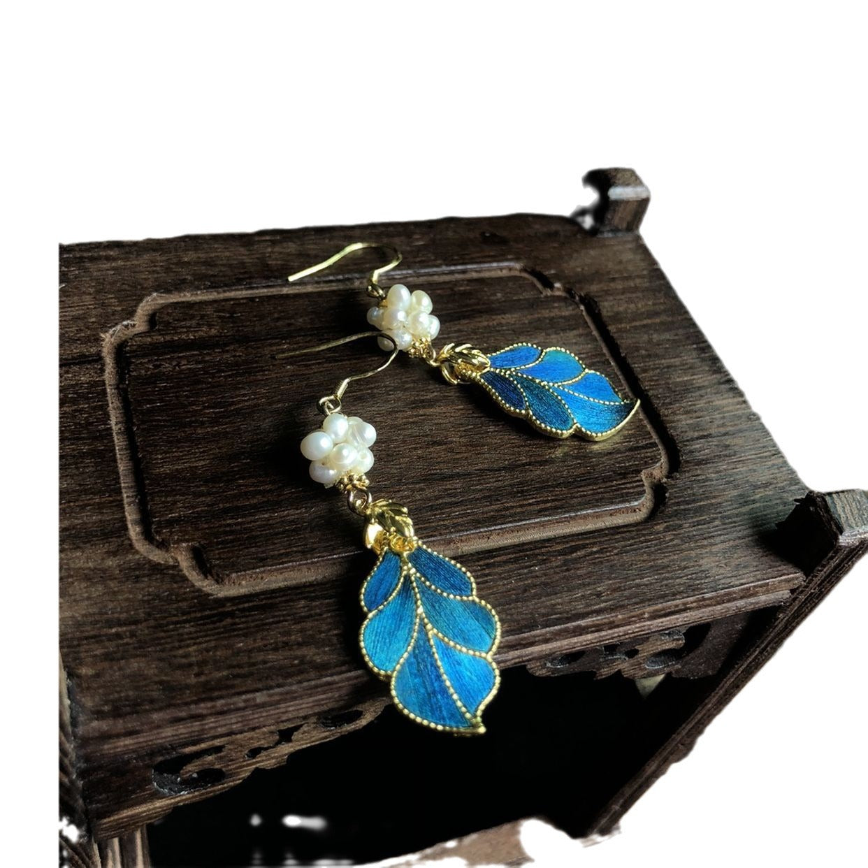 Charming Pearl Earring for Any Occasion