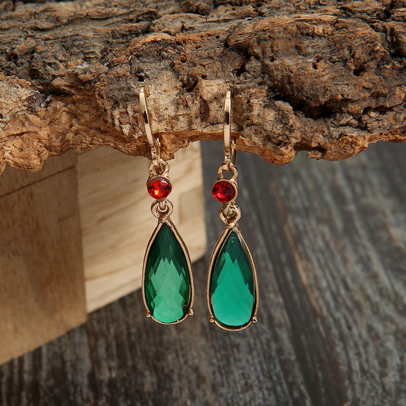 Classic Earring with Timeless Appeal