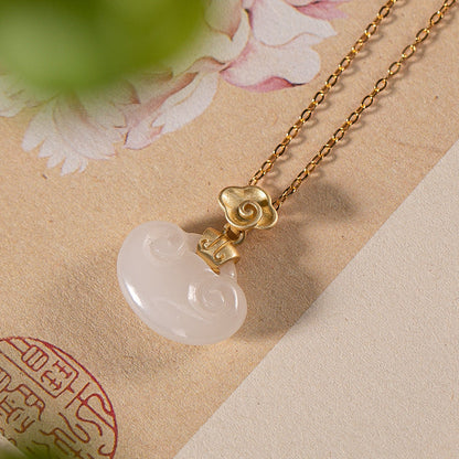 Beautiful Gold Set with Unique Style