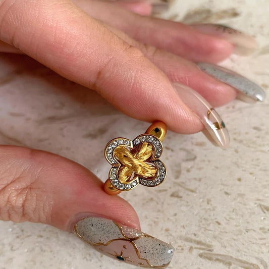 Romantic Gold Ring for Special Moments