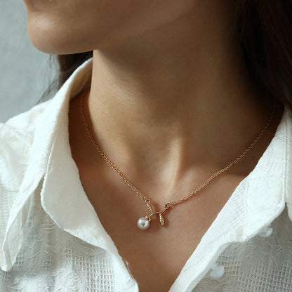 Beautiful Pearl Necklace with Unique Style