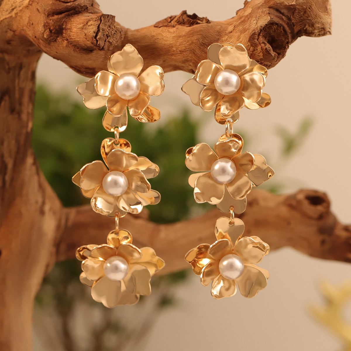 Classic Pearl Earring with Timeless Appeal