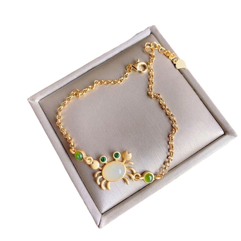 Classic Gold Bracelet with Timeless Appeal